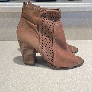 Lucky Brand Lakmeh Ankle Bootie Size 10